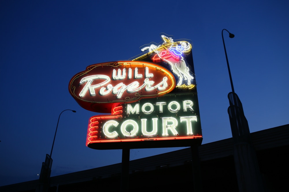 Will Rogers Motor Court neon